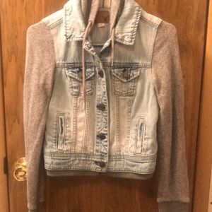 FINAL PRICE! American Eagle Shorter Jean Jacket With Hood